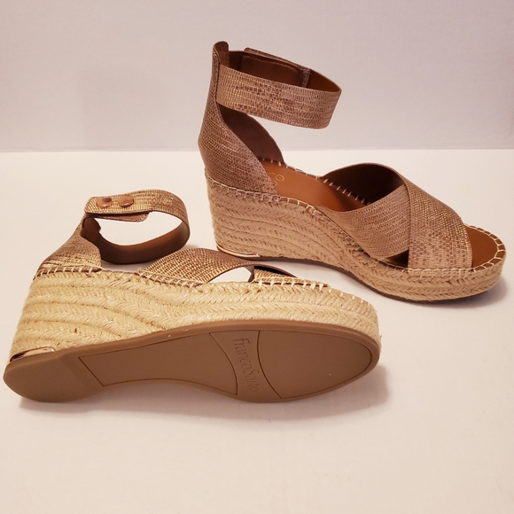 Sandals - Picture 5 of 5